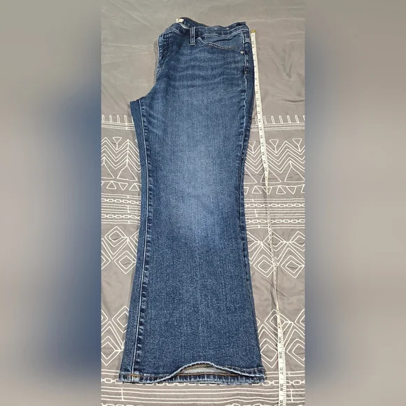 Madewell Midrise Kick Out Jeans Size 33 - Picture 2 of 8